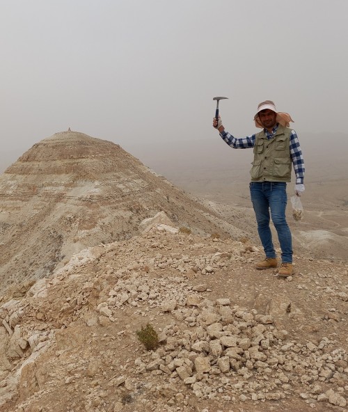 پیمایش صحرایی و تهیه نقشه 1:2000 معادن