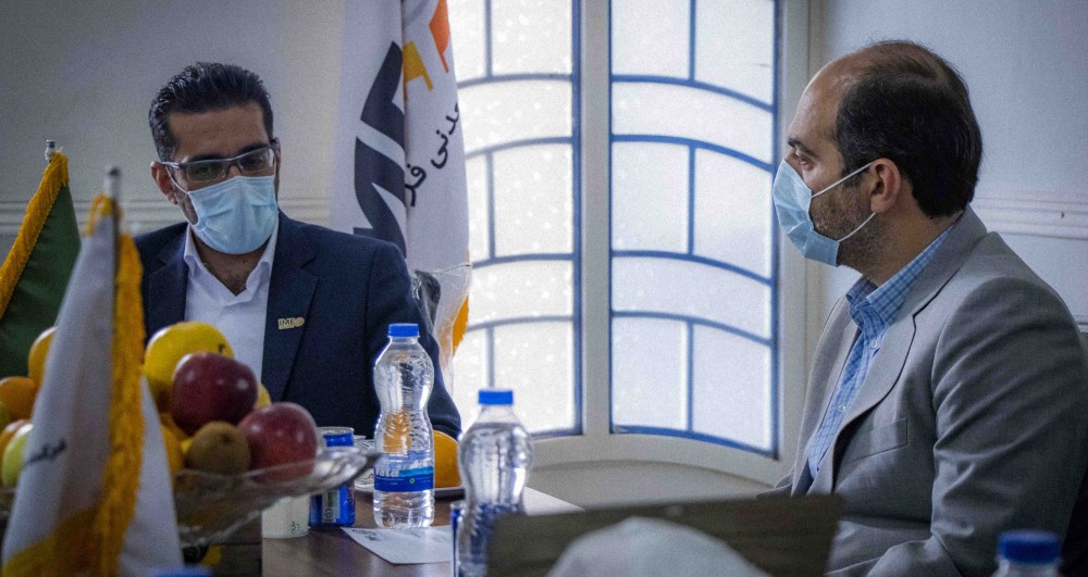 نشست مشترک مدیر عامل منطقه ویژه اقتصادی لامرد با هیات مدیره کارخانه اکسید منیزیم لامرد