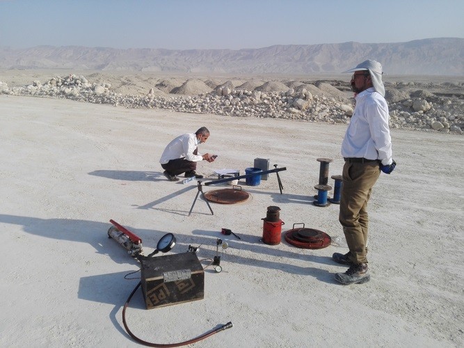 انجام آزمایش بارگذاری صفحه در لایه Rock Fill