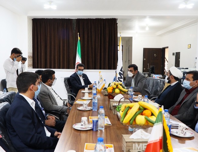 امضاء تفاهم نامه همکاری ما بین دانشگاه آزاد اسلامی و شرکت صنعتی و معدنی فرزانگان کانسار پارس