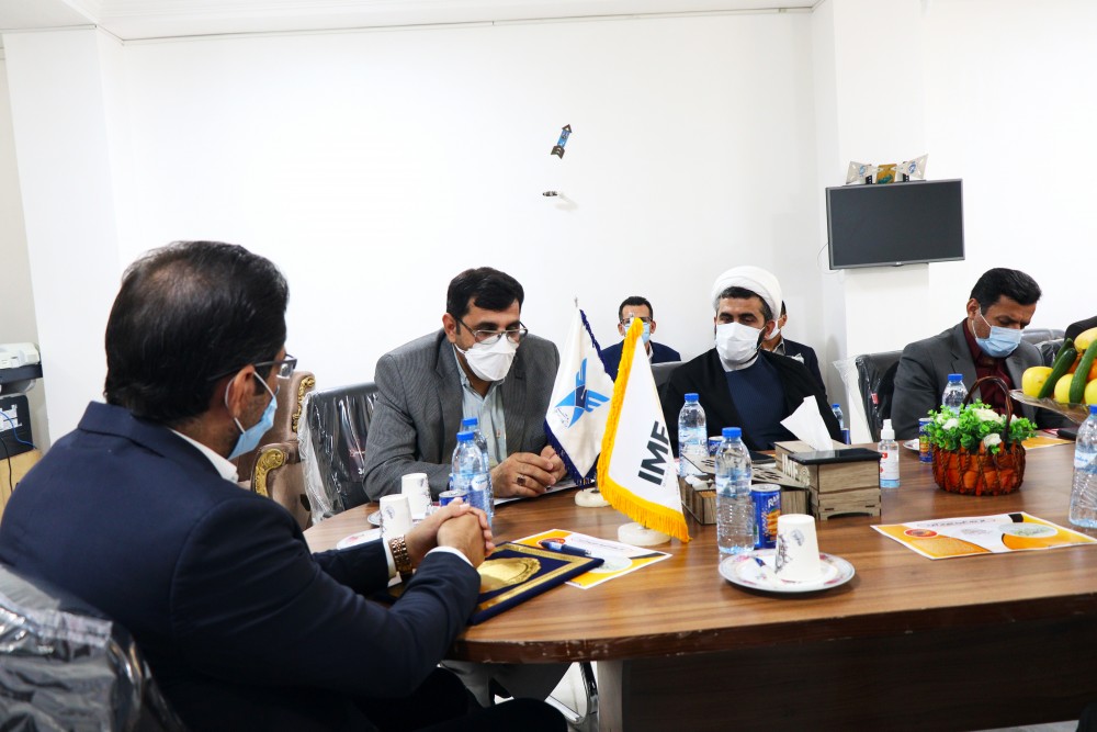 امضاء تفاهم نامه همکاری ما بین دانشگاه آزاد اسلامی و شرکت صنعتی و معدنی فرزانگان کانسار پارس